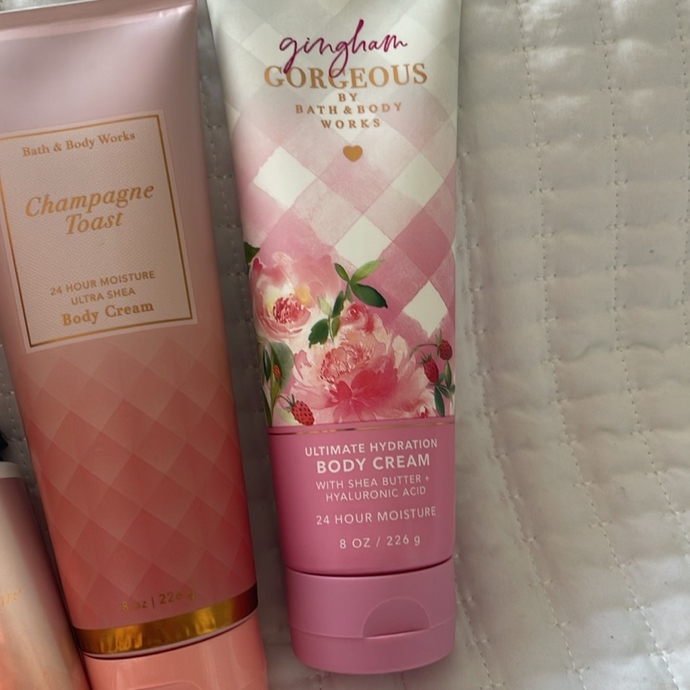 Bath and Body Works Set + bonus lotion🍓
